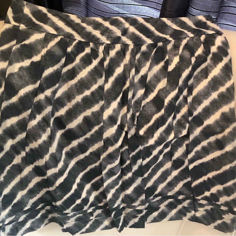 Ann Taylor Loft mini skirt size 0